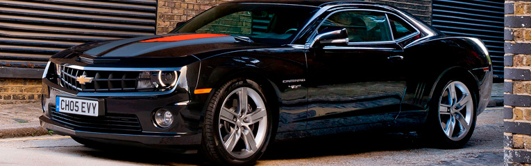Chevrolet Camaro 45th preto.