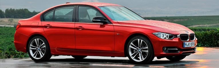 BMW Série 3 vermelho.