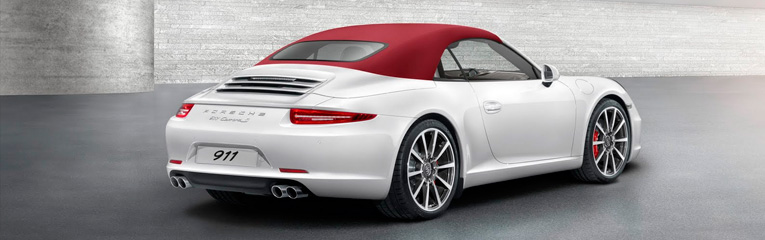 Porsche 911 Cabriolet branco.