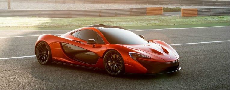 McLaren p1 McLaren P1 na cor vermelha.
