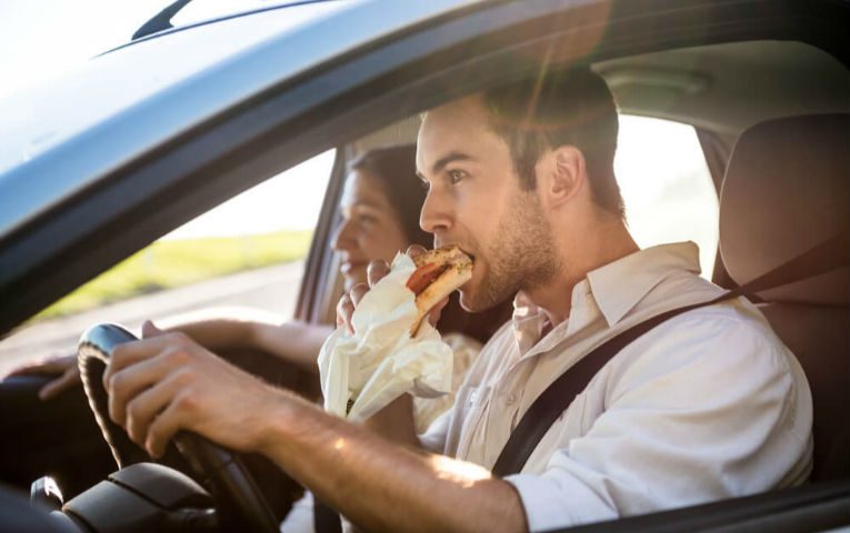 comida no carro