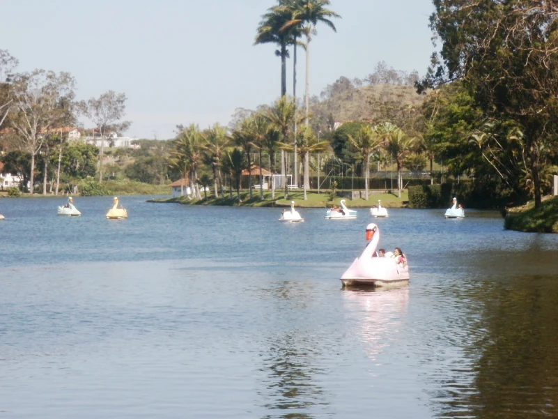 Lagoa do Javary com pedalinhos em Miguel Pereira