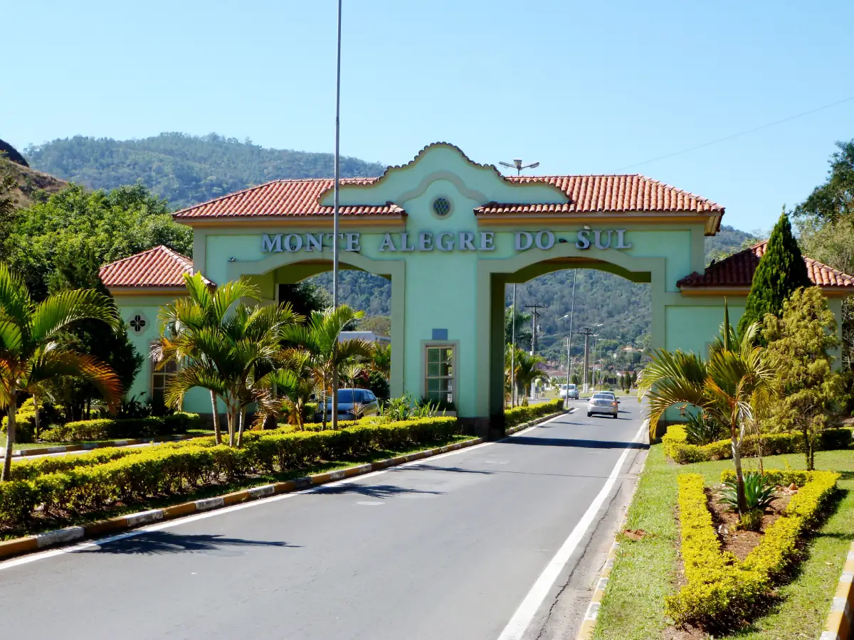 Pórtico de entrada para a cidade de Monte Alegre do Sul